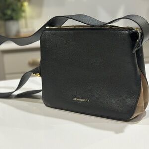 Burberry Black Purse